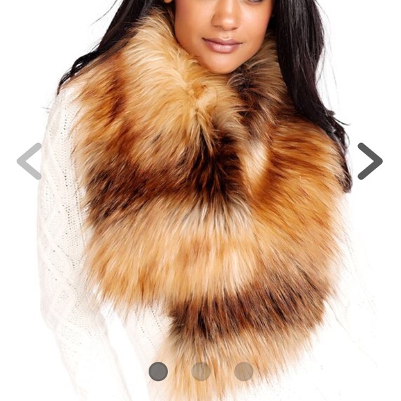 Red Faux Fox Clip Scarf - Picture 2 of 2